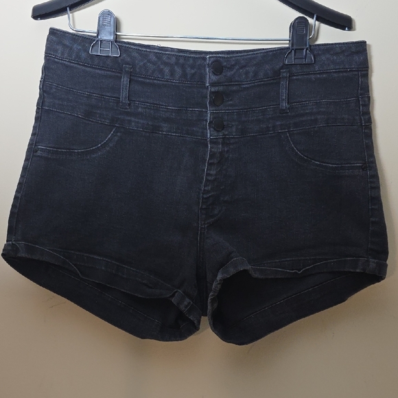 refuge Pants - Refuge Black Wash High Waist Jean Shorts